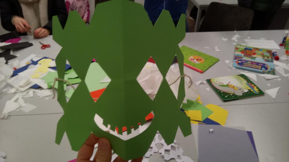 Basteln und Spielen mit geflüchteten Kindern