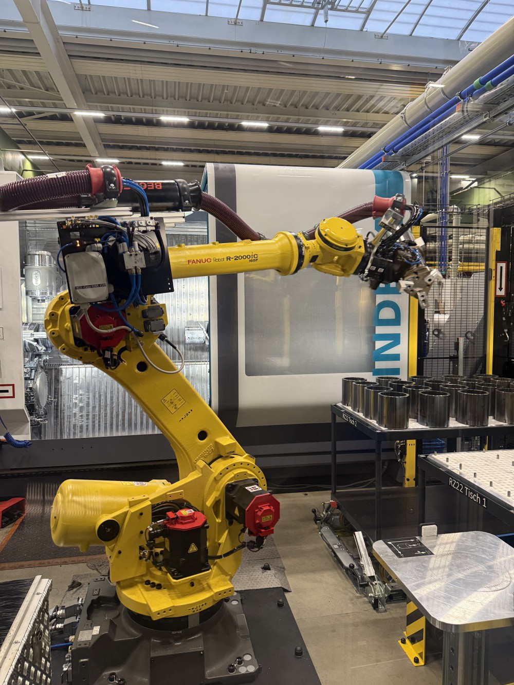 Drehen und Fräsen in höchster Präzision 5 Drehen und Fräsen in höchster Präzision 5