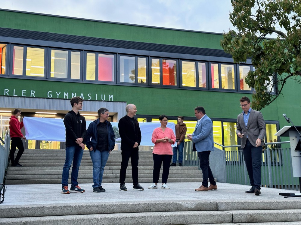 Einzug ins neue Schulhaus 2 Einzug ins neue Schulhaus 2