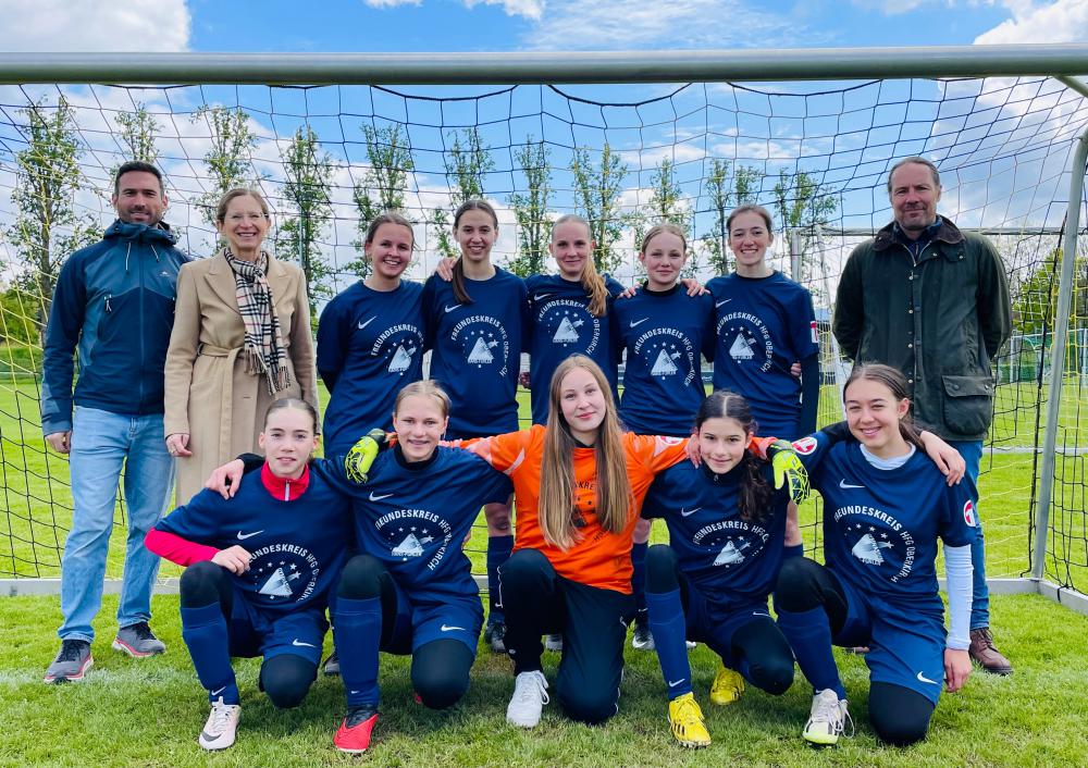 Freundeskreis des Hans-Furler-Gymnasiums unterstützt Fuß- und Handballteams