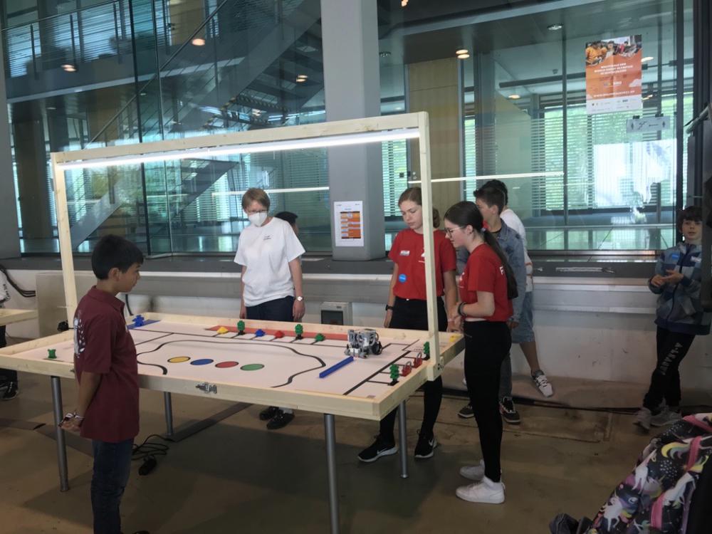 HFG-Mädels bei World Robot Olympiad erfolgreich
