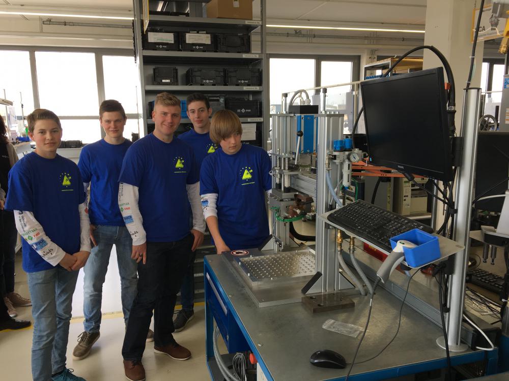 HFG-RoboS besuchen Sponsorenfirmen