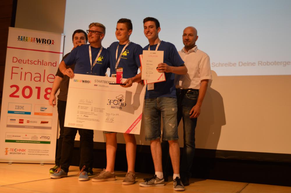 HFG-RoboS fliegen zum Weltfinale nach Thailand