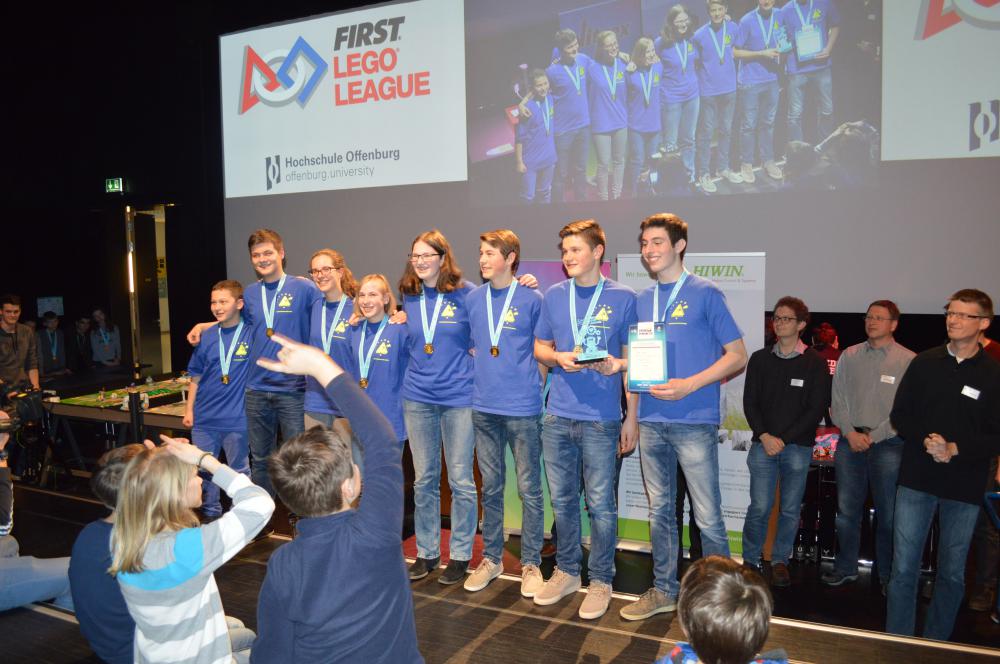 HFG-RoboS gewinnen den Regionalwettbewerb Ortenau - HFG-Robokirch vierter!