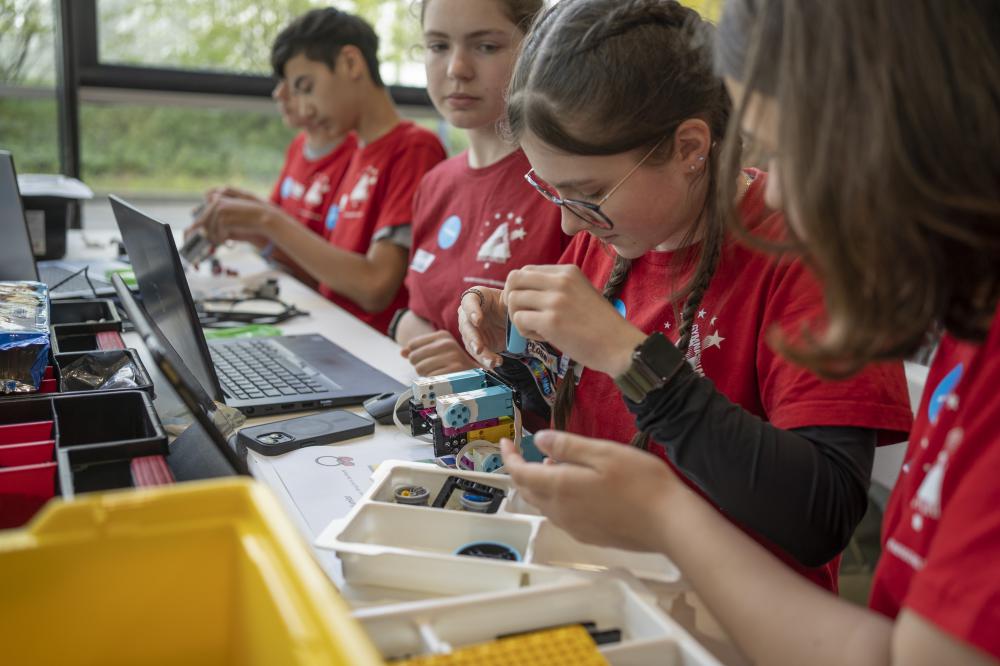 HFG-Teams bei World Robot Olympiad