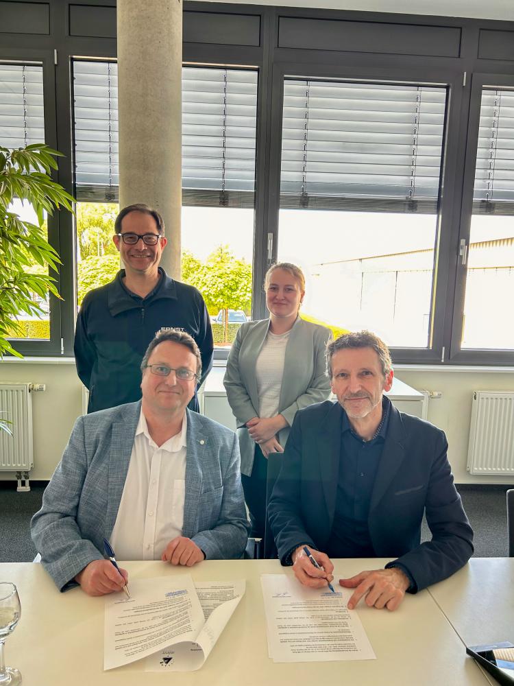 HFG und ERNST Umformtechnik GmbH schließen Bildungspartnerschaft