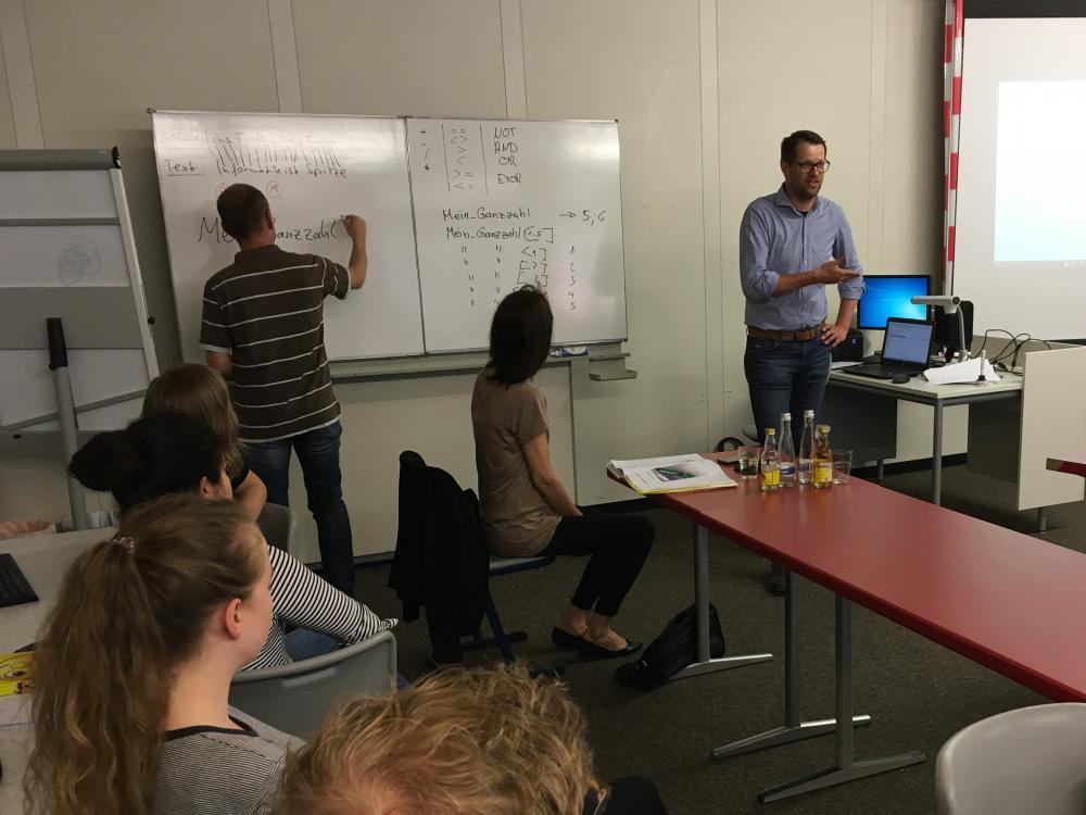 Industrieroboter am HFG