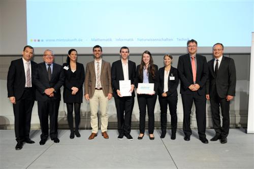 Kultusminister zeichnet HFG aus