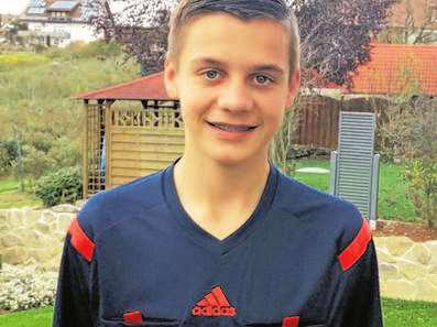 Schiedsrichter und BOGY-Praktikant