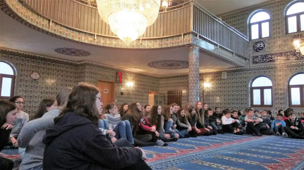 Schülerinnen und Schüler des HFG besuchen Moschee