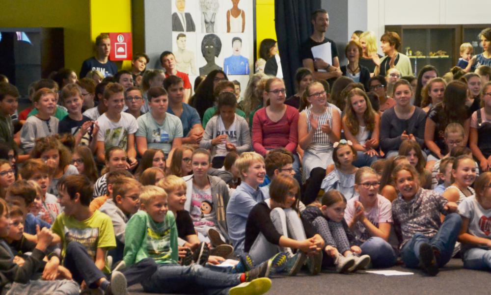 Schulversammlung zum Schuljahresabschluss