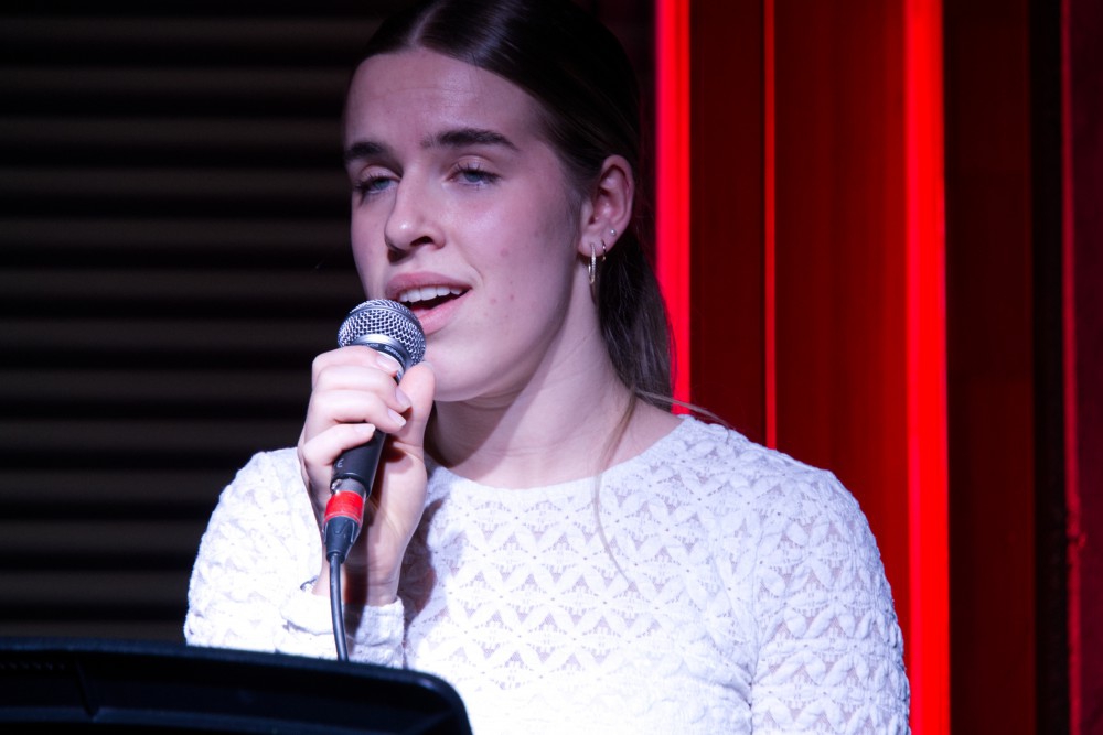 Theaterwerkstatt I und Big Band spielen sechs Mal vor vollem Haus 8 Theaterwerkstatt I und Big Band spielen sechs Mal vor vollem Haus 8