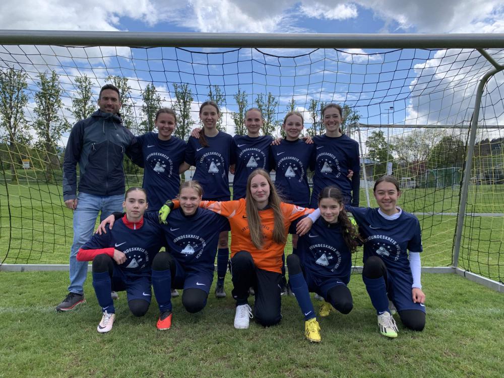 Wettkampf II Mädchen auf einem hervorragenden 3. Platz