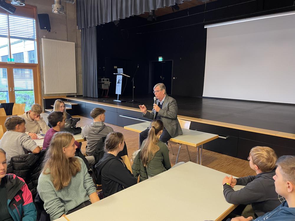 Willi Stächele am HFG