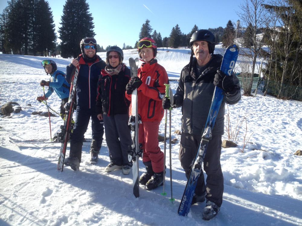 Wintersport bei strahlendem Sonnenschein